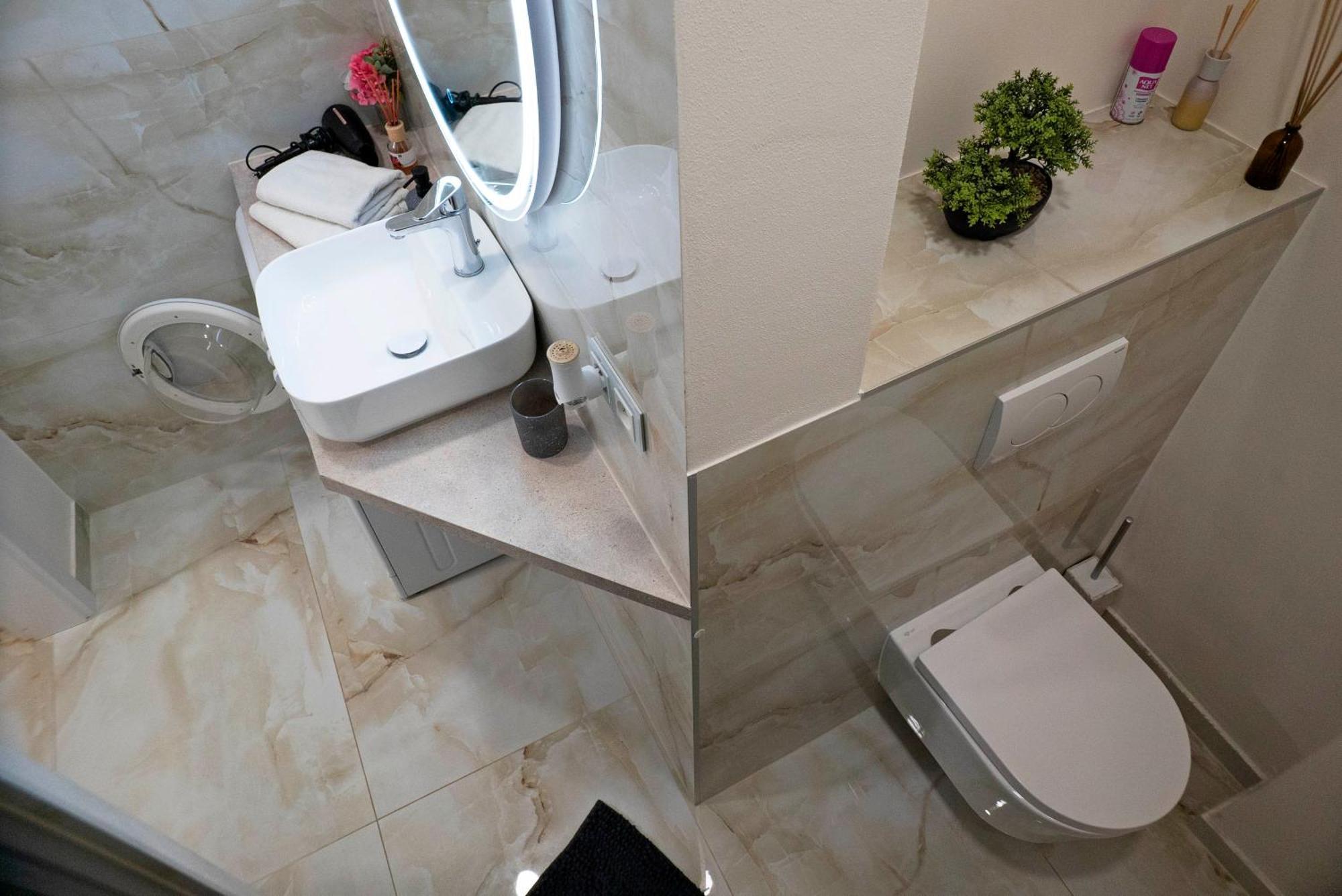 New Stylish Place For Couple Bratislava Luaran gambar